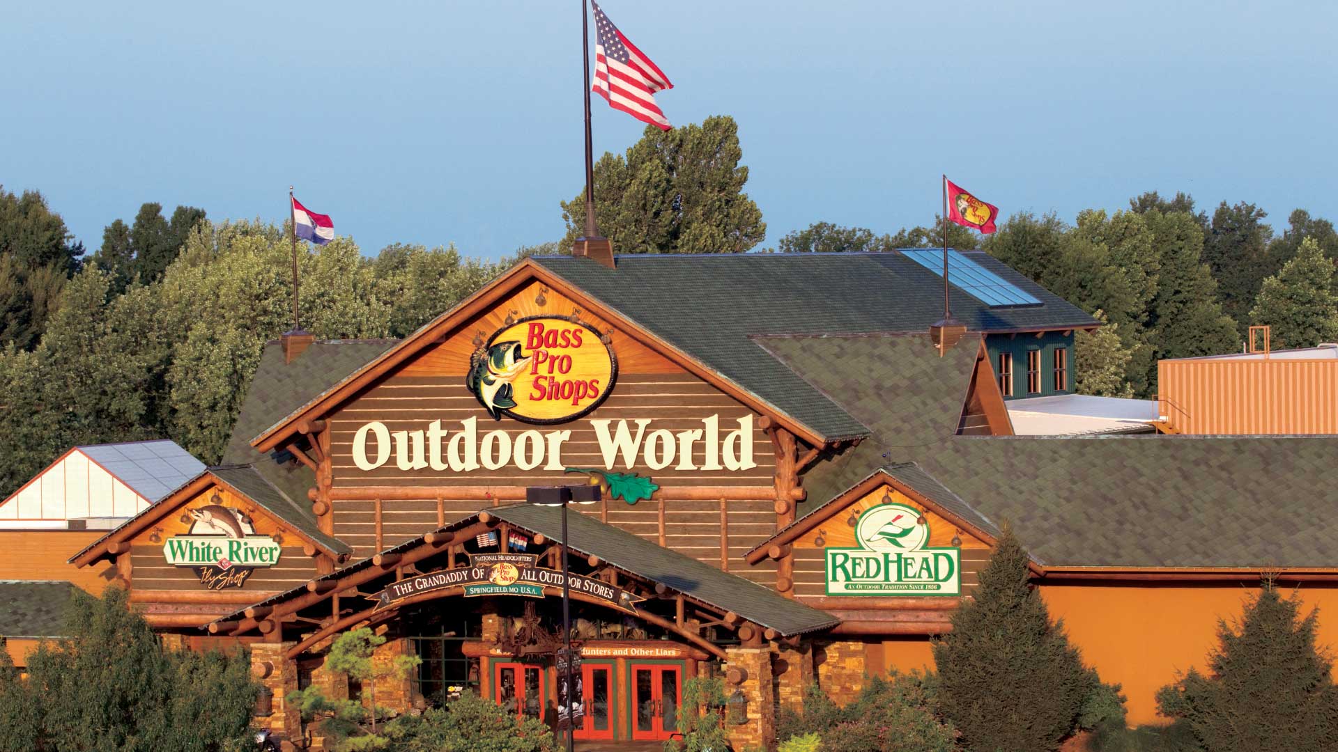 During COVID-19 Outbreak, Bass Pro Shops Manages Operations with Location  Data