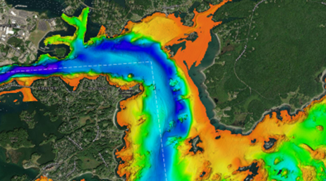 Immagine satellitare a infrarossi di un ampio fiume che scorre in mezzo a una rigogliosa terra verde