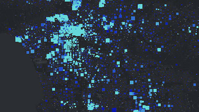 Uma área do mapa iluminada com quadrados azuis de vários tamanhos e tons de azul representando dados