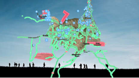 Un orizzonte al crepuscolo con persone che camminano e una mappa verde brillante sovrapposta contenente tracce di spostamento e aree di interesse