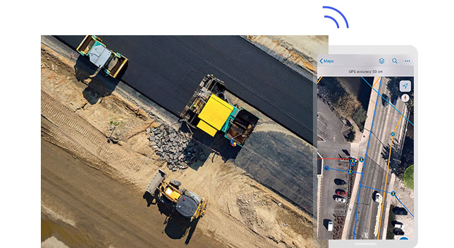 Widok pojazdów budowlanych z góry i zrzut ekranu przedstawiający ich lokalizację na mapie