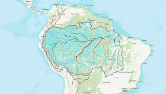 ：一张拉丁美洲淡水生态系统的地图，其中展示了土地和水域（如 ArcGIS StoryMaps 故事集合中所描述）