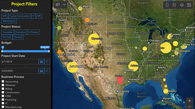 選択した主要都市にマークが付けられ、プロジェクトのステータス情報が右に表示されている米国のテレイン マップ