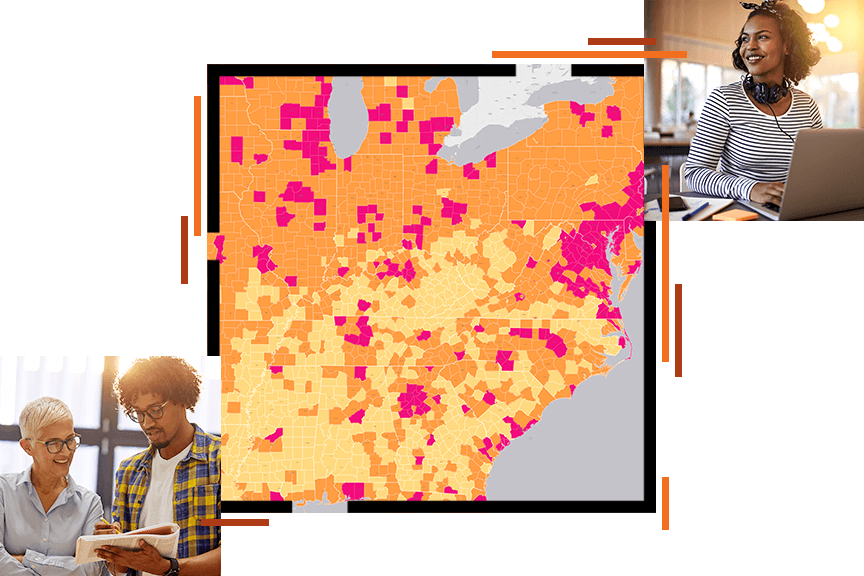 Fotos en capas de una persona sonriendo usando un ordenador portátil, dos profesionales comentando un manual y un mapa de concentración en naranja y rosa