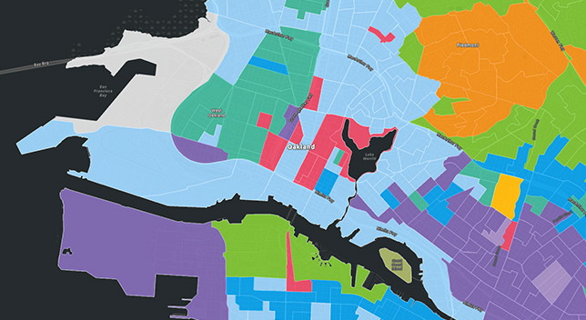 複数の色で塗られた地区のマップ