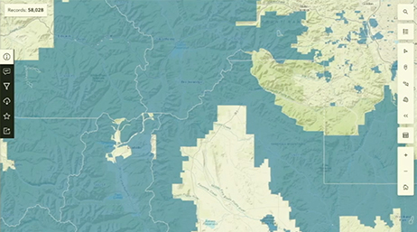 Captura de pantalla de la interfaz de ArcGIS Online en la que se muestra un mapa y barras de herramientas